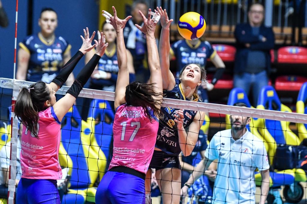 Volley femminile, Chieri sbanca Parigi ed è in finale di CEV Cup contro il Viteos Neuchatel