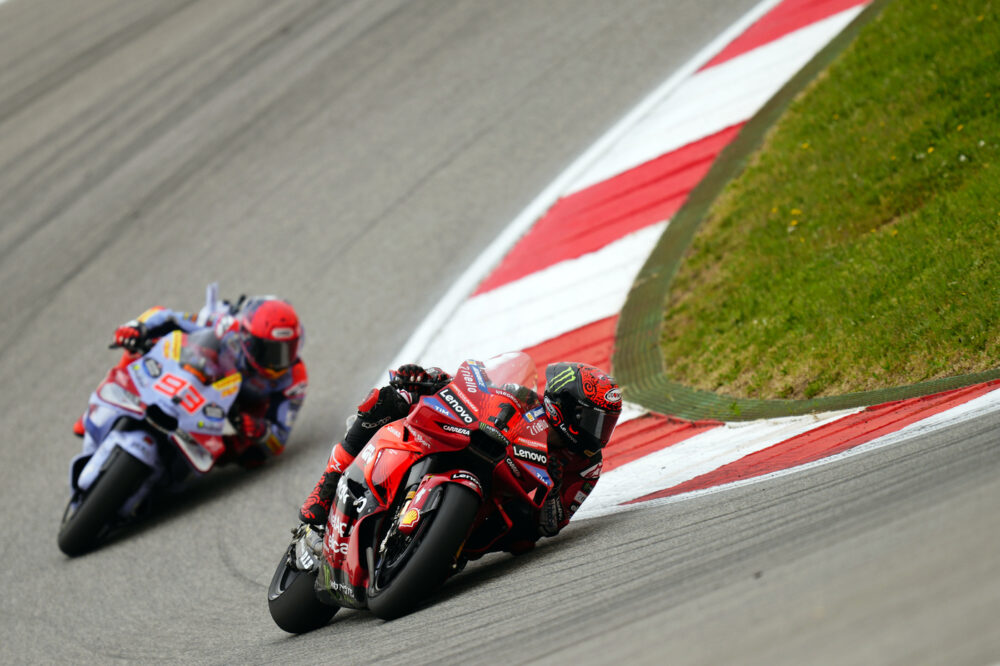 MotoGP, Jorge Lorenzo sull’incidente Marquez-Bagnaia a Portimao: “Tra i due era Pecco a poter evitare la caduta”