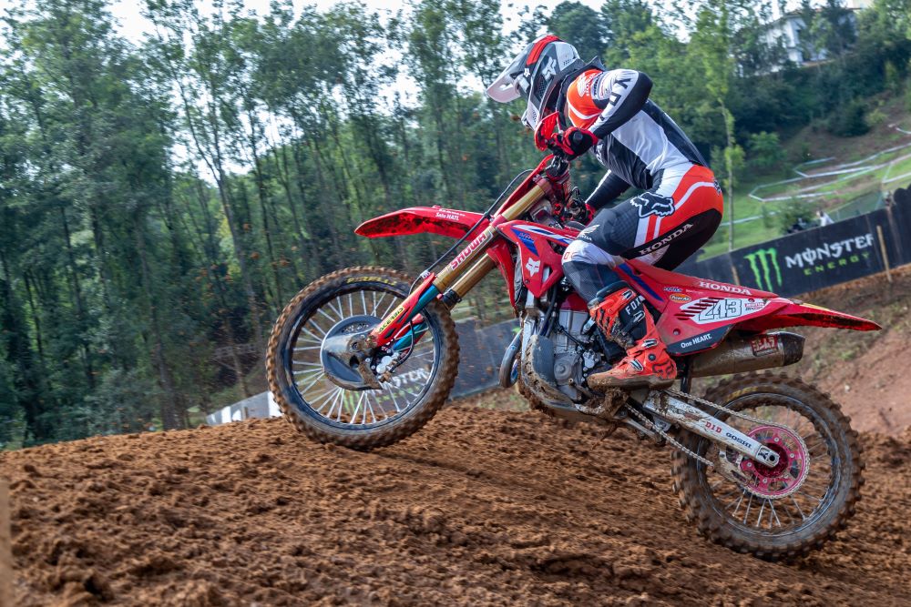 Motocross, Gajser domina la seconda manche della MXGP in Argentina. Prado vince il GP