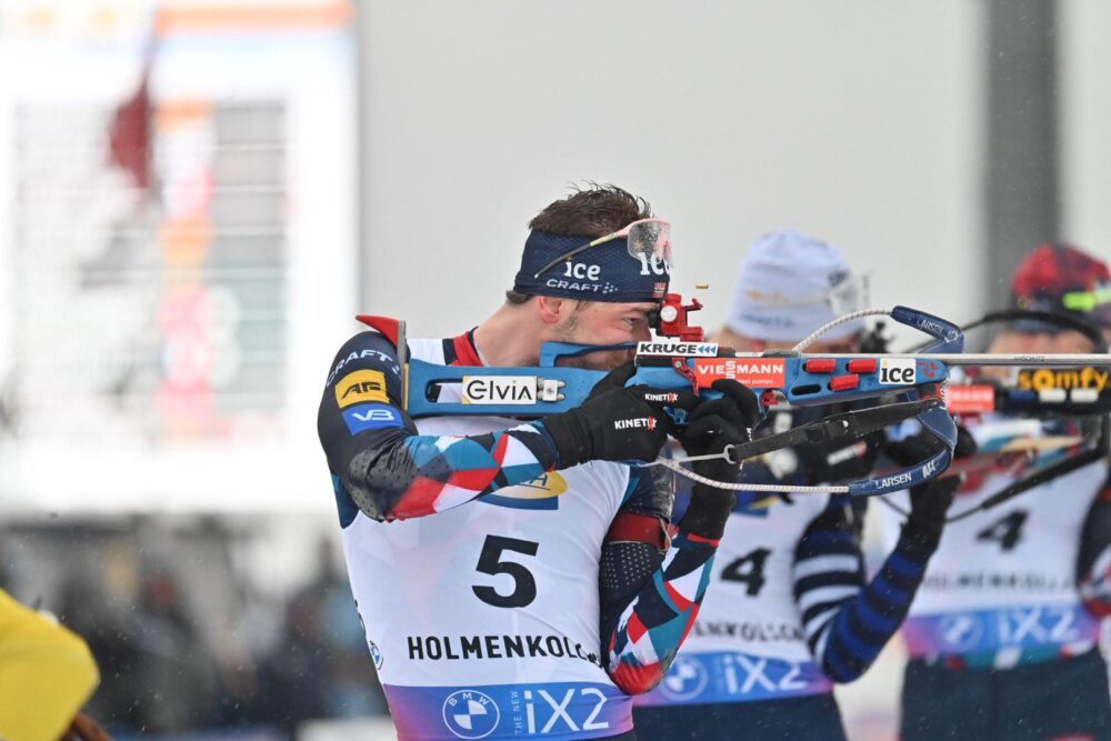 Biathlon, Sturla Holm Laegreid vince la mass start di Oslo! 22° Tommaso Giacomel