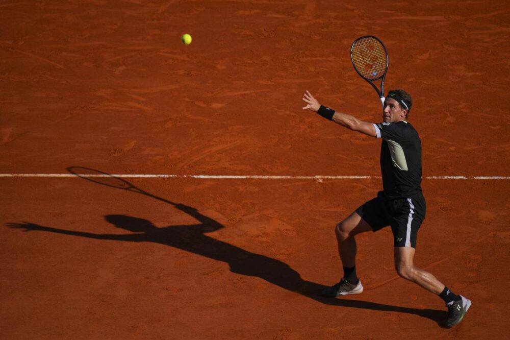 ATP Montecarlo, Casper Ruud fa il colpaccio: battuto Djokovic, è finale con Tsitsipas