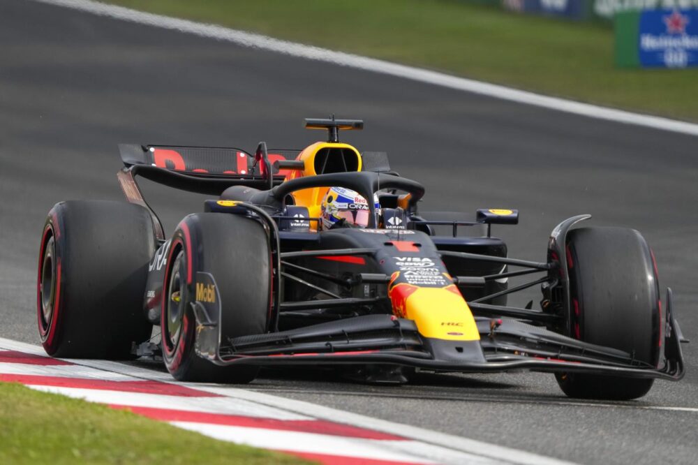 F1, per Max Verstappen la nuova frontiera sono due record di pole position consecutive. Senna e Prost nel mirino