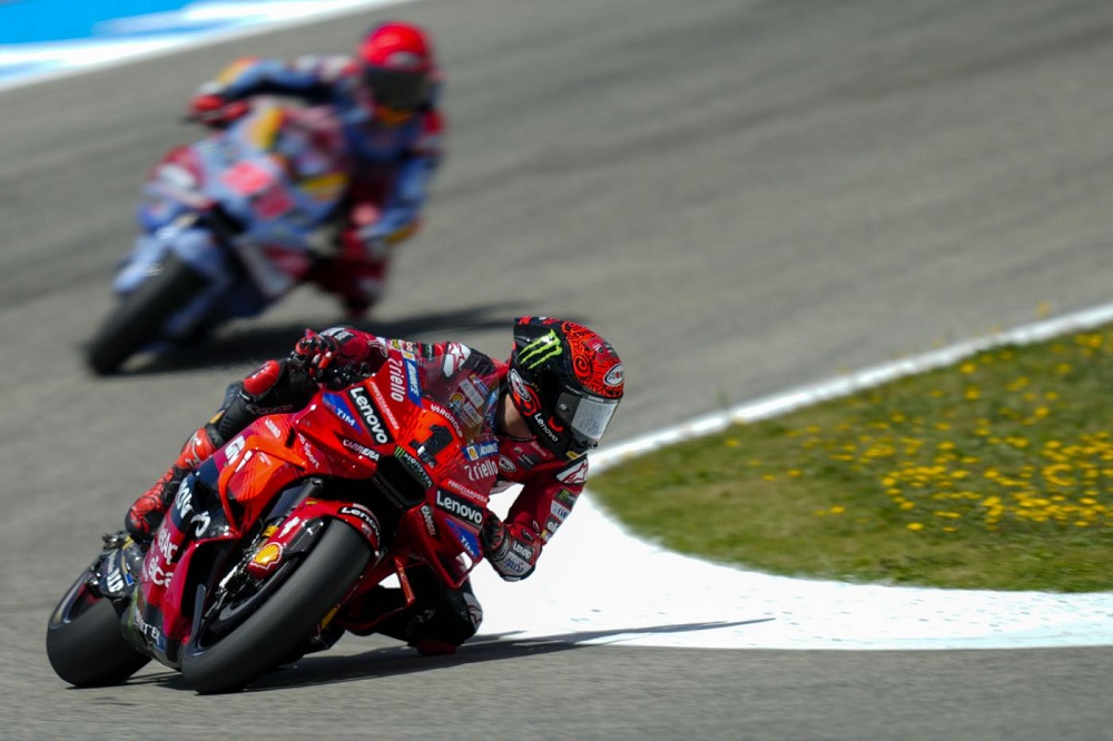 MotoGP, Francesco Bagnaia analizza i test di Jerez: “Quello che abbiamo provato ha funzionato. Sulle vibrazioni…”