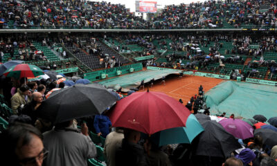 Pioggia su campo in terra battuta