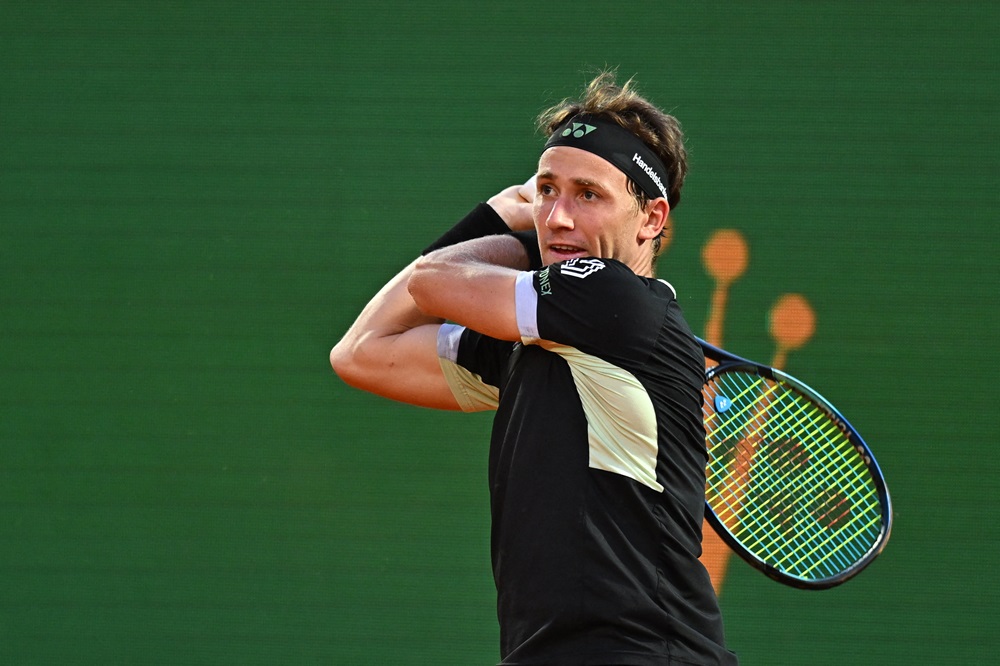 ATP Montecarlo, Casper Ruud è in semifinale contro Djokovic: battuto Humbert in tre set