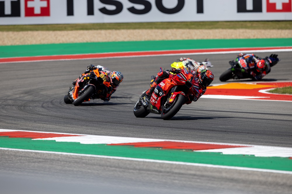 MotoGP, Bagnaia caduto nella Sprint a Jerez: colpa di Binder? – VIDEO