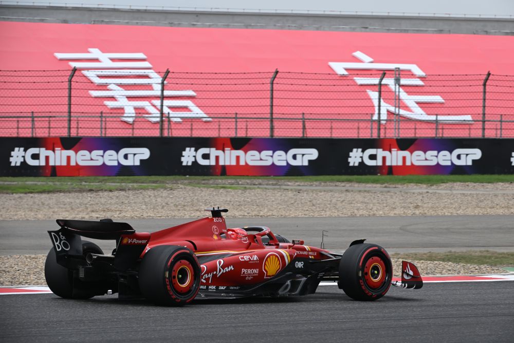Griglia di partenza F1, GP Cina 2024: Verstappen in pole, delude la Ferrari. 6° Leclerc, Sainz in quarta fila!