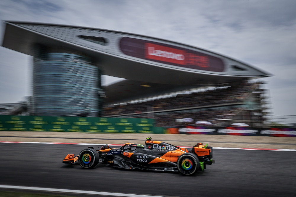 F1, la Sprint Race di Shanghai si annuncia una roulette. Norris dalla pole, Verstappen 4°, Ferrari per la rimonta
