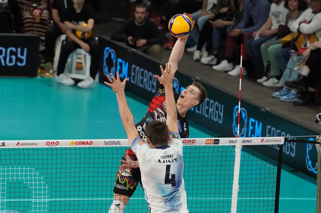 LIVE Monza Perugia 1 1, Superlega volley 2024 in DIRETTA: umbri in fuga nel terzo set, 8 12