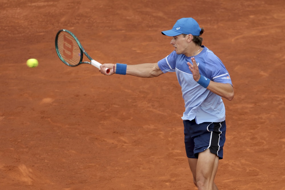 ATP Barcellona 2024: Alex De Minaur polemizza con i tifosi francesi. Gestaccio a fine partita
