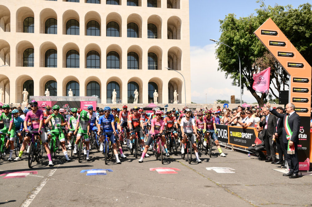 Orari di oggi Giro d’Italia 2024: partenza e arrivo Venaria Reale Torino, tv, streaming