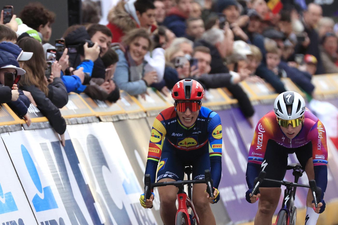 VIDEO Terribile caduta per Elisa Balsamo in volata alla Vuelta a Burgos. Come sta l’azzurra
