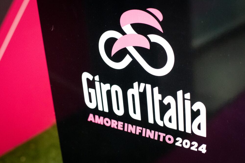 Giro d’Italia 2024: gli orari di partenza e arrivo di tutte le 21 tappe