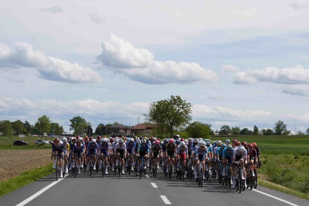 LIVE Giro d’Italia 2024, tappa di oggi in DIRETTA: si parte, ad Oropa sfida tra gli uomini di classifica