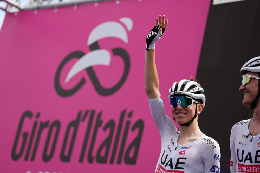 Classifica Giro d’Italia 2024, seconda tappa: Pogacar veste la maglia rosa. Fortunato, 6°, miglior italiano