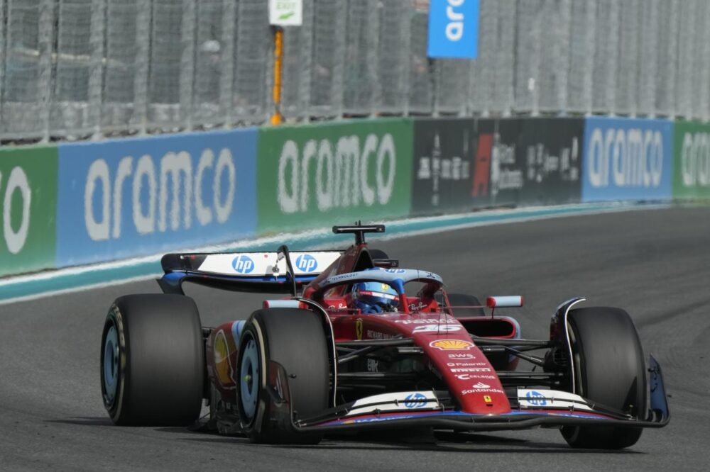 F1, Ferrari in pista a Fiorano per il filming day con la SF 24 aggiornata in vista di Imola