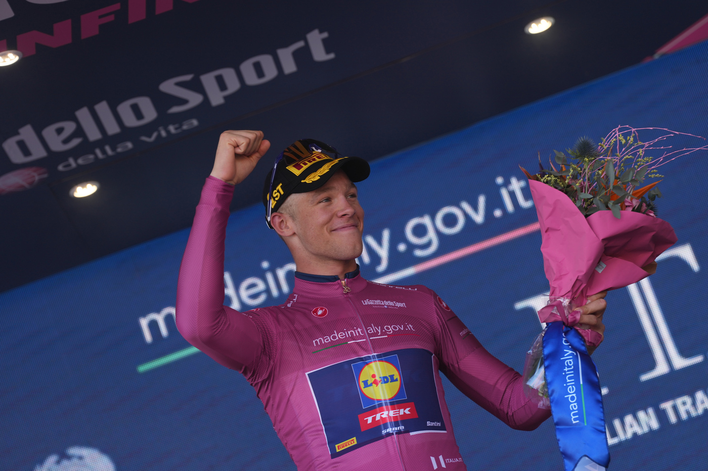 Giro d’Italia 2024, tutte le classifiche: Milan con la maglia ciclamino, Tiberi terzo tra i giovani