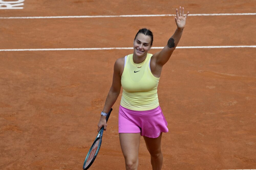 WTA Roma, Aryna Sabalenka raggiunge Iga Swiatek in Finale: sconfitta in due set Danielle Collins