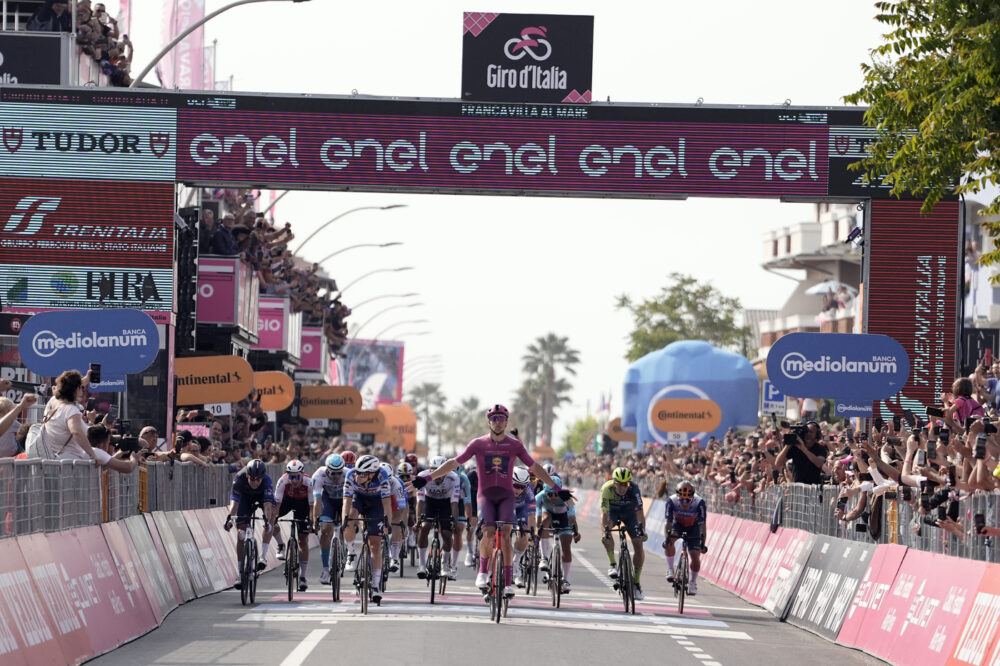 Ordine d’arrivo Giro d’Italia 2024, undicesima tappa: Jonathan Milan concede il bis, quarto Giovanni Lonardi