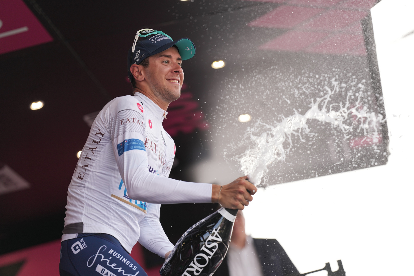 Giro d’Italia 2024, Antonio Tiberi: “Ci abbiamo provato con il vento laterale, è stata una buona giornata”