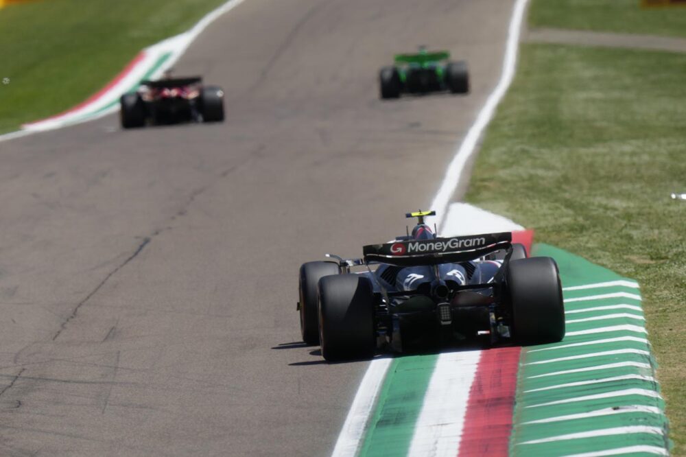 L’ammissione di Nico Hulkenberg: “Ho offerto volutamente la scia a Verstappen in Q3 a Imola”