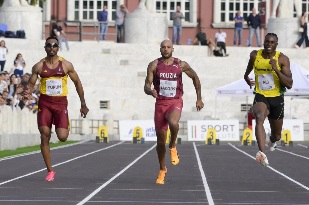 Marcell Jacobs lotta con tosse e allergia, batte Chituru Ali sul lanciato e ritocca lo stagionale a Roma