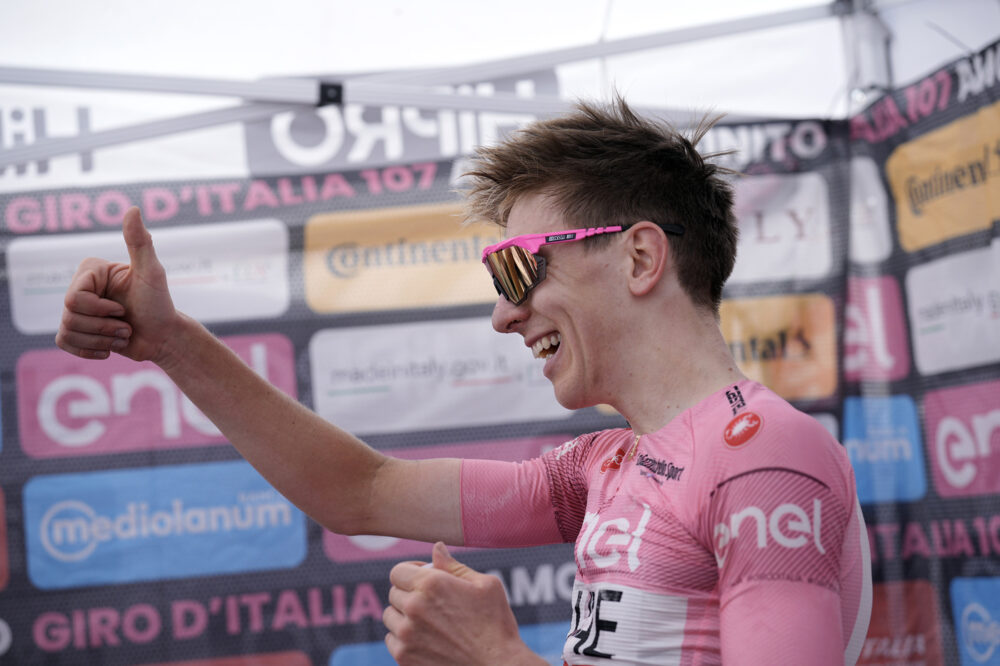 Giro d’Italia 2024, Tadej Pogacar il nuovo Cannibale: avversari impotenti e distacchi verso i 10 minuti