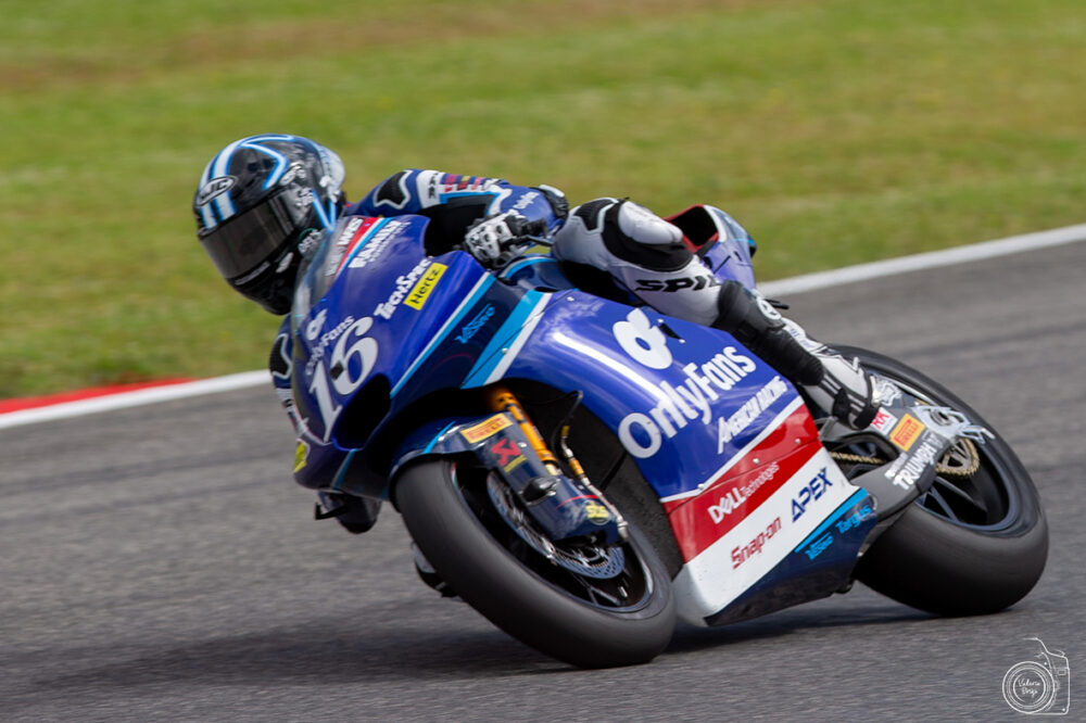 Moto2, Joe Roberts in pole position al Mugello davanti a Garcia. 7° Pasini, forfait di Aldeguer