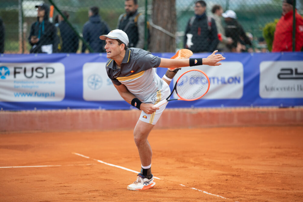 ATP Roma 2024: Francesco Passaro, dal baratro alla rimonta contro Arthur Rinderknech. Poi la sospensione per ...