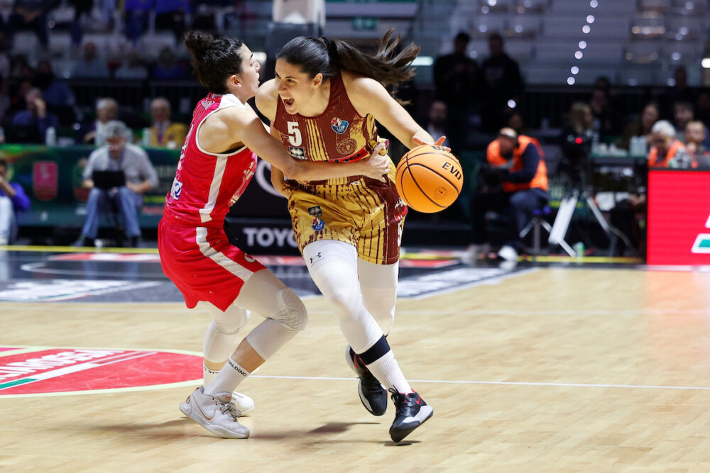 Gaia Gorini, Costanza Verona