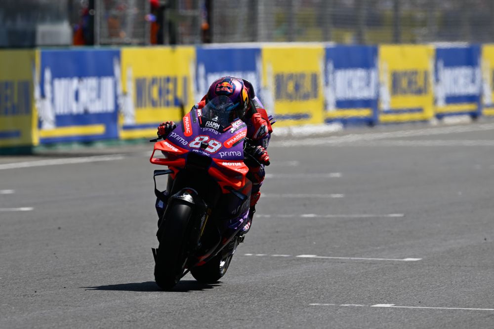 MotoGP, Martin vince all’ultimo giro il GP di Francia e prova la fuga nel Mondiale. Sul podio Marquez e Bagnaia