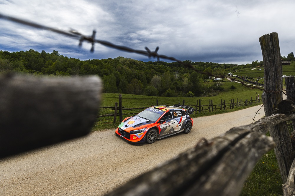 Rally, la stagione riparte con la tappa del Portogallo e il duello Neuville-Evans