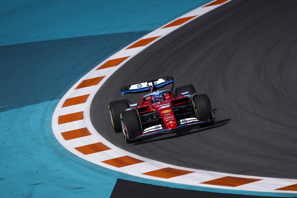 F1, Charles Leclerc: “Contento del risultato dopo un solo giro nella FP1. In qualifica ho dato tutto”