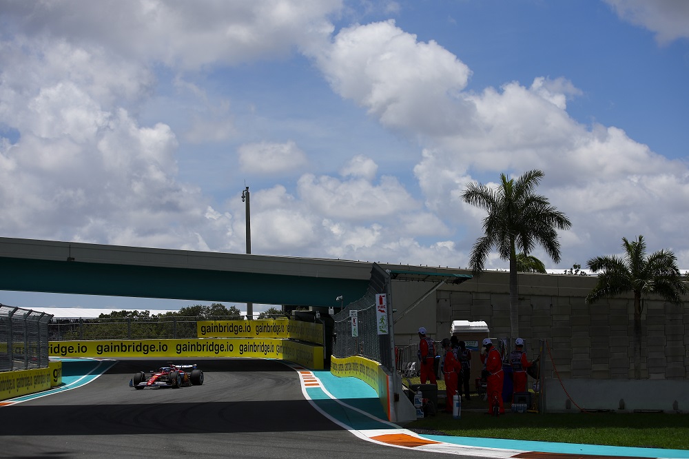 LIVE F1, GP Miami 2024 in DIRETTA: Verstappen precede Leclerc ma è subito Safety Car!