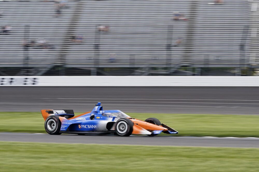 IndyCar, Dixon sopravvive e vince a Detroit