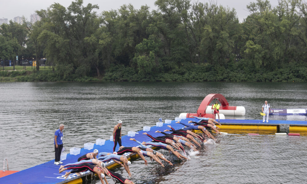 Partenza nuoto di fondo