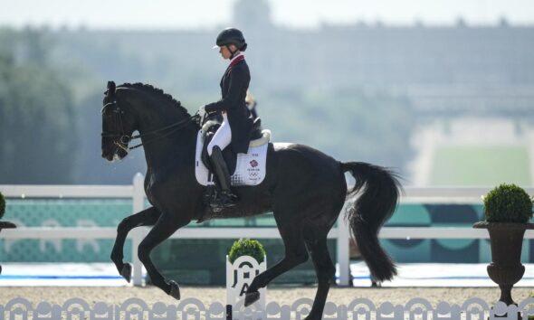 Charlotte Fry su Glamourdale