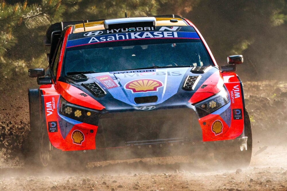 Rally, Tanak guida il gruppo dopo la prima speciale in Arabia Saudita