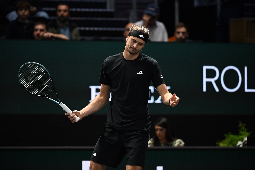Alexander Zverev si lamenta delle condizioni di gioco a Parigi: “I migliori sono sfavoriti su questi campi” Alexander Zverev si lamenta delle condizioni di gioco a Parigi: “I migliori sono sfavoriti su questi campi”