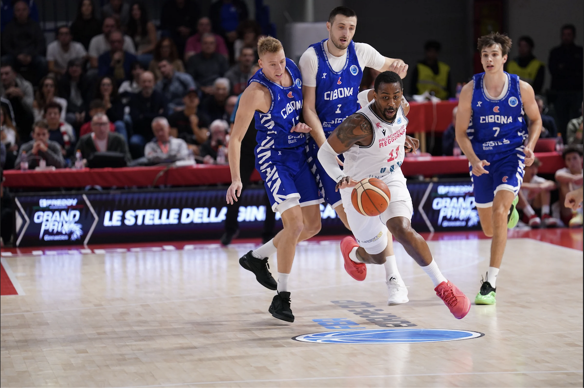 Basket, Reggio Emilia cede al Cibona Zagabria in Europe Cup Basket, Reggio Emilia cede al Cibona Zagabria in Europe Cup