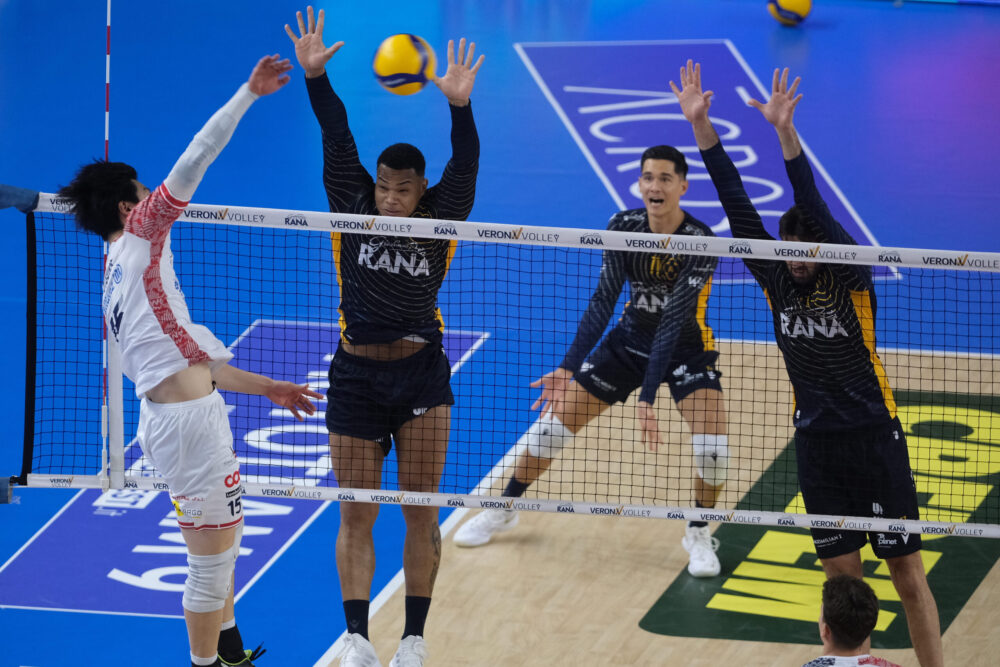 Volley, Verona vola in testa alla Superlega! Affondo solitario: Sani brillante, Keita decisivo, Milano ko Volley, Verona vola in testa alla Superlega! Affondo solitario: Sani brillante, Keita decisivo, Milano ko
