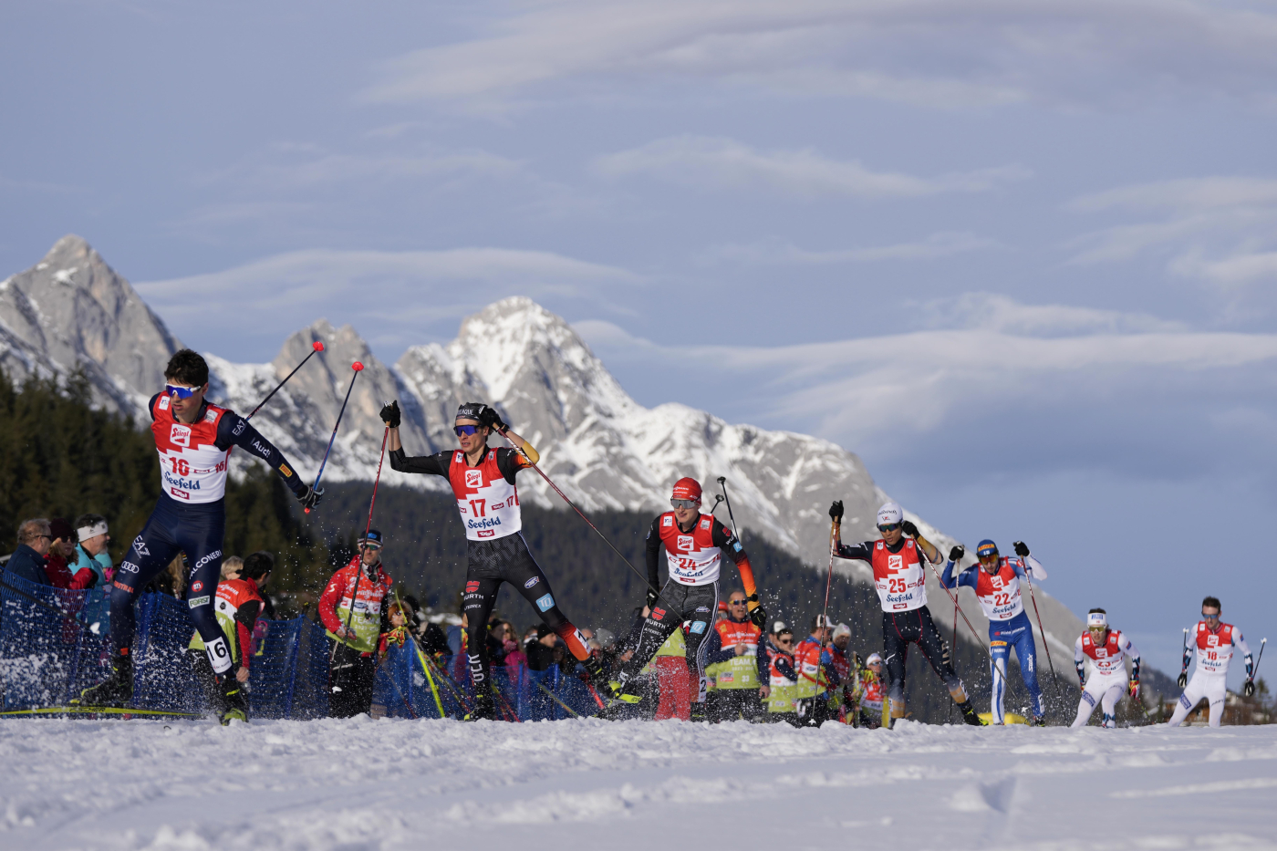 Combinata nordica: Thomas Rettenegger al comando della Mass Start a Ruka. Samuel Costa fa sognare