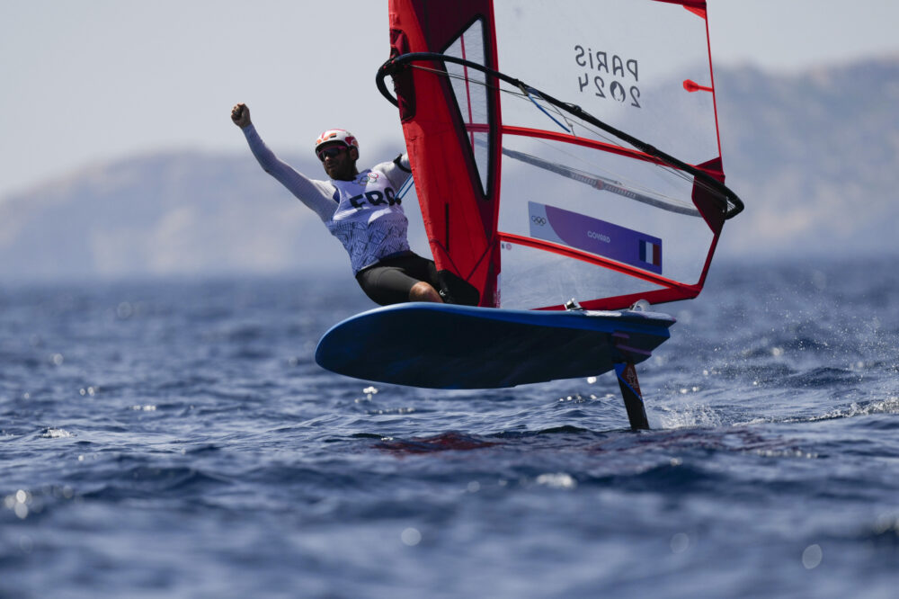 Vela: Goyard svetta in un terzo giorno bloccato agli Europei IQFoil. Di Tomassi il miglior italiano