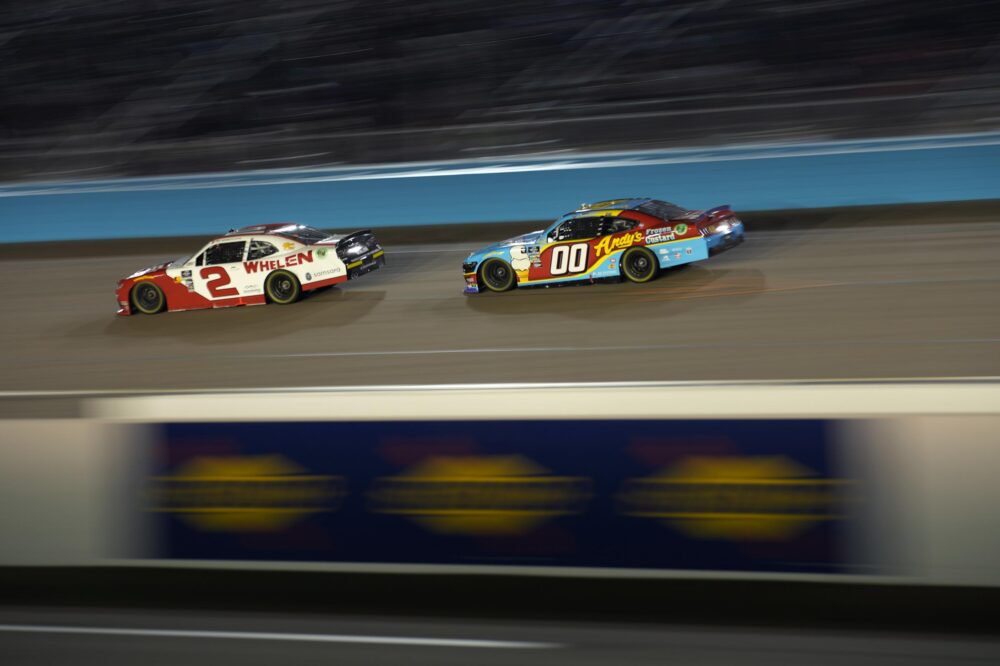 NASCAR, Love nega il successo a Zilisch. Heim domina in Truck Series