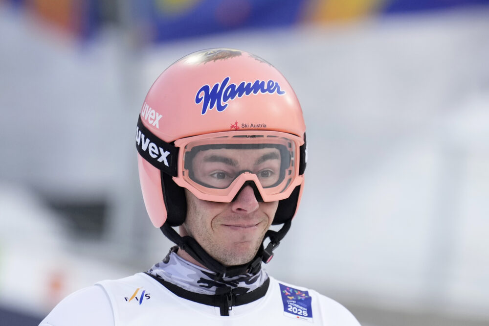 Salto con gli sci: Stefan Kraft svetta nella storia a Falun, italiani in ombra