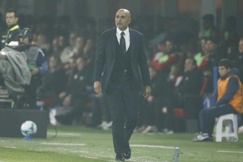 Napoli bloccato dal Como, la Roma può balzare in testa. Spalletti vince al debutto con la Juventus: lotta scudetto accesissima Napoli bloccato dal Como, la Roma può balzare in testa. Spalletti vince al debutto con la Juventus: lotta scudetto accesissima