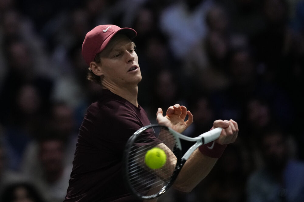 10 vittorie in 12 giorni per Jannik Sinner e un solo set perso! La cavalcata tra Vienna e Parigi 10 vittorie in 12 giorni per Jannik Sinner e un solo set perso! La cavalcata tra Vienna e Parigi