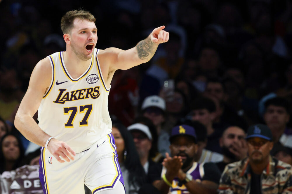 NBA, i risultati della notte (19 novembre): Doncic trascina i Lakers, been Celtics e Spurs NBA, i risultati della notte (19 novembre): Doncic trascina i Lakers, been Celtics e Spurs
