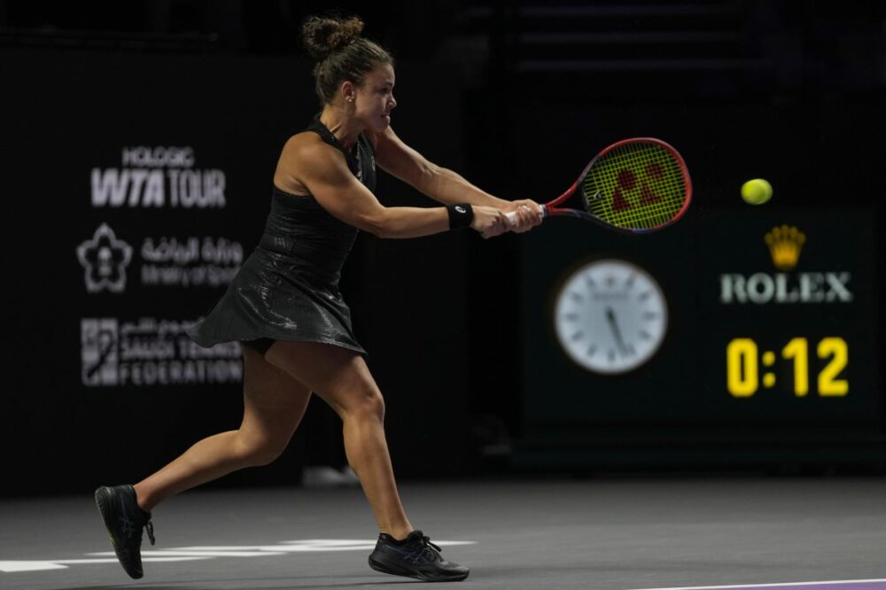 Jasmine Paolini eliminata, ma l’ultima partita delle WTA Finals può valere una posizione nel ranking Jasmine Paolini eliminata, ma l’ultima partita delle WTA Finals può valere una posizione nel ranking