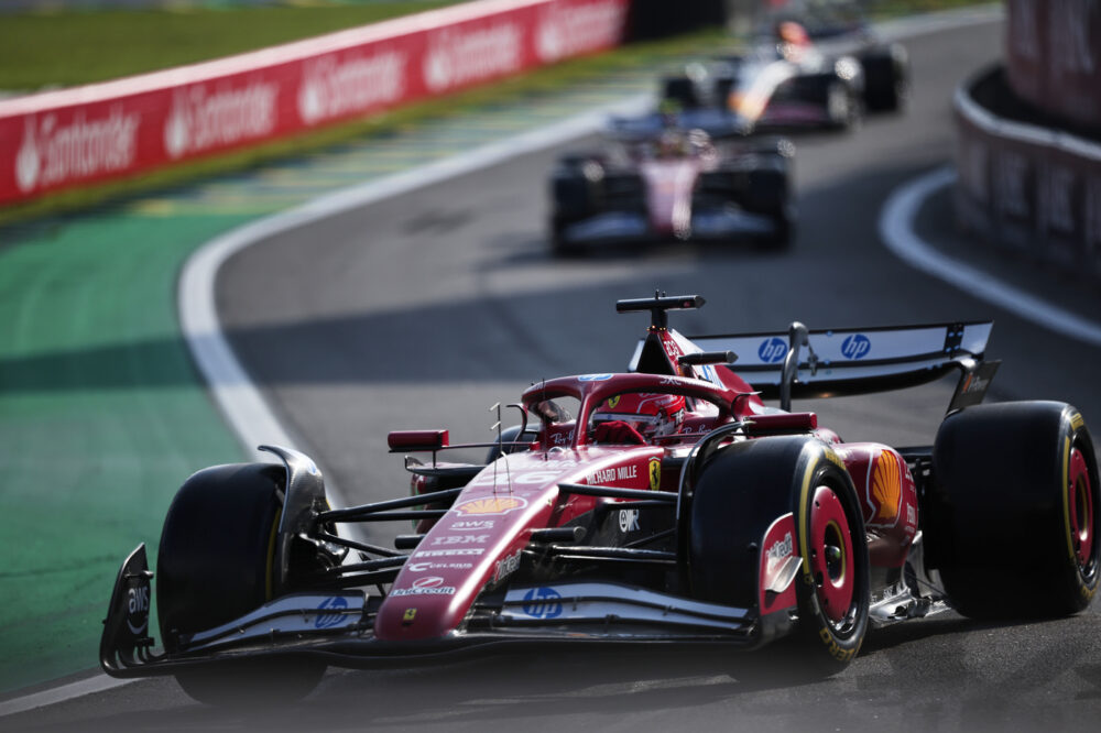 F1, Ferrari dispersa nella Sprint Qualifying a Interlagos: altro weekend in salita F1, Ferrari dispersa nella Sprint Qualifying a Interlagos: altro weekend in salita